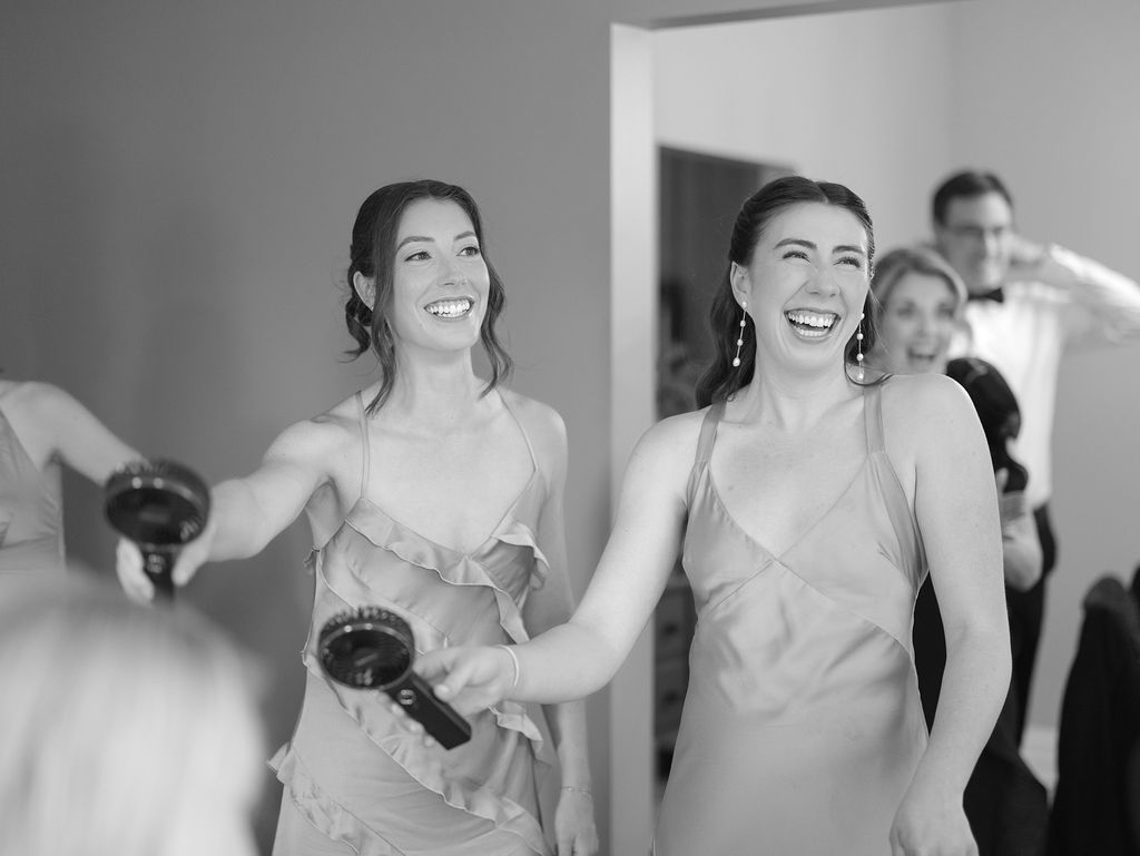 Elegant and romantic late summer Chicago garden estate wedding