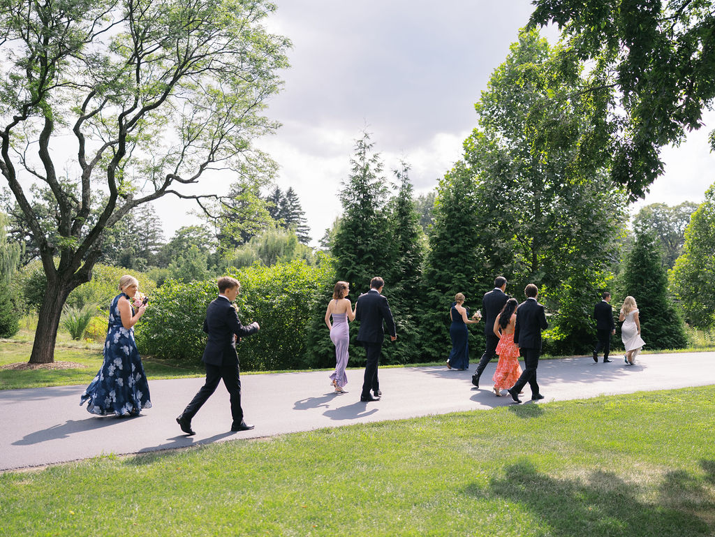 Elegant and romantic late summer Chicago garden estate wedding