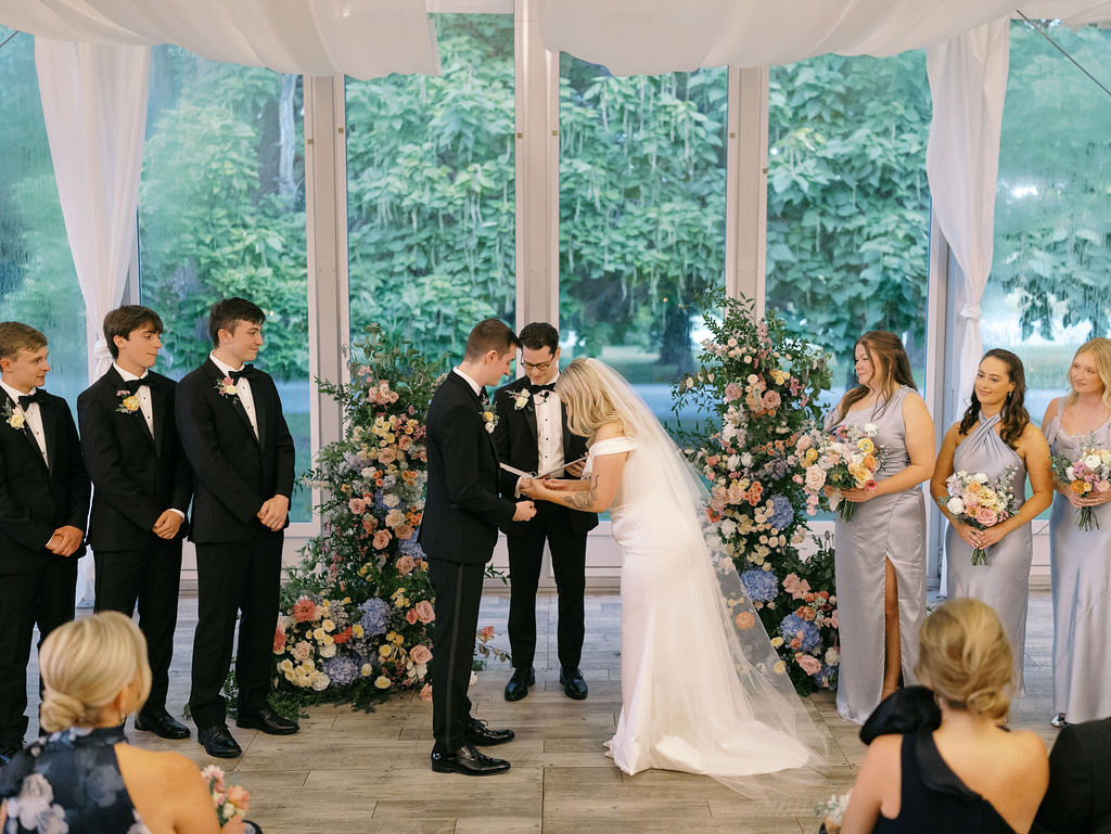 Elegant and romantic late summer Chicago garden estate wedding