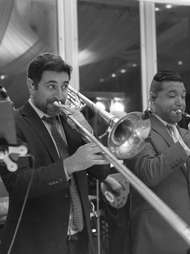 Elegant and romantic late summer Chicago garden estate wedding